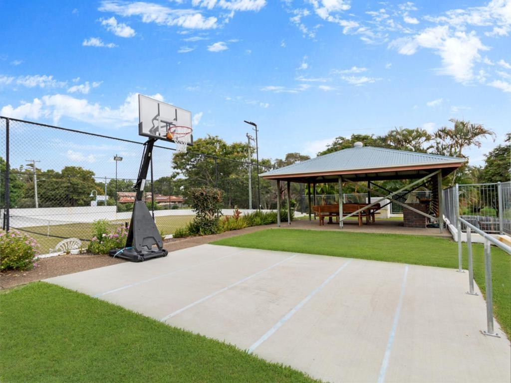 Riviera Resort Hervey Bay Exterior photo
